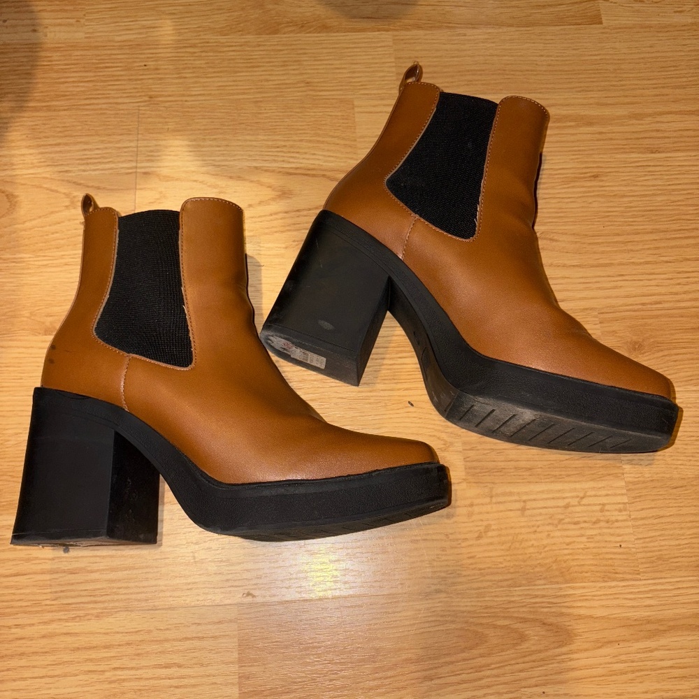 MIA Chelsea boot